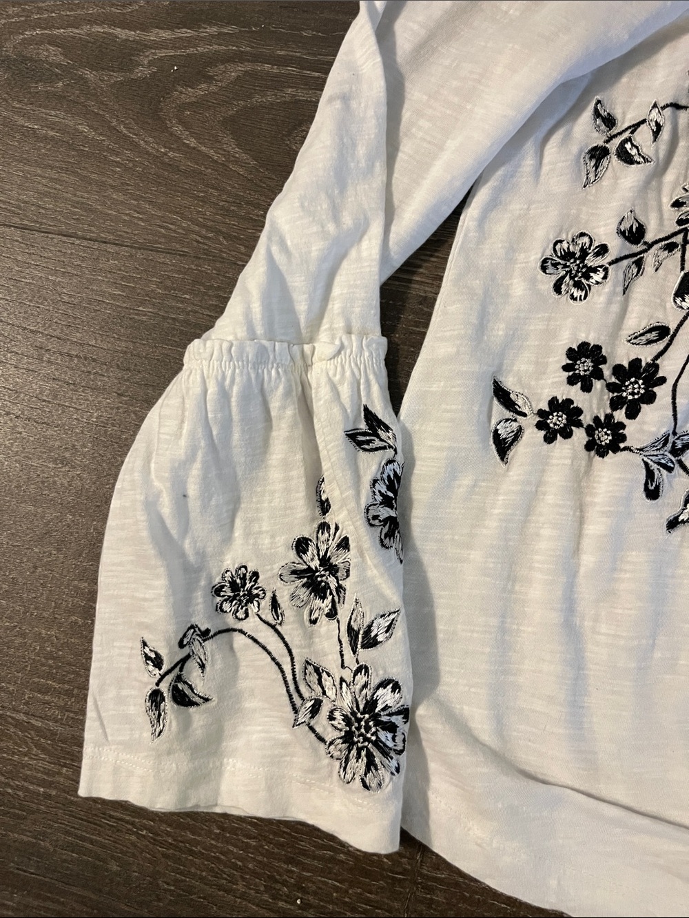 🌺 Annie Embroidered Off-The-Shoulder Blouse from Anthropologie - Picture 4 of 7